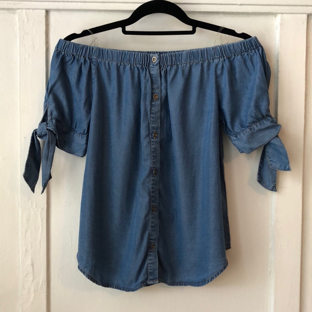 Haute Monde Denim-Blue Off-The-Shoulder Button Front Tie Sleeve Top